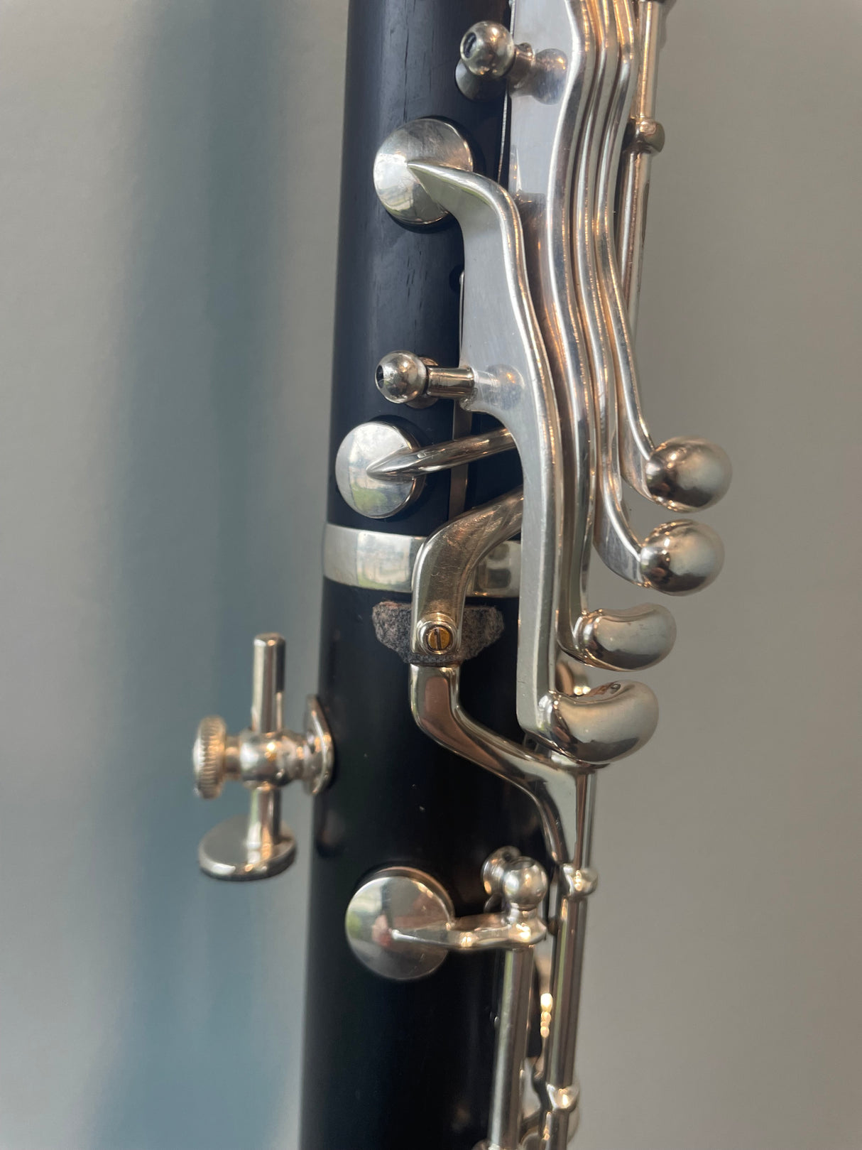 Consignment Bb Leblanc Opus II Clarinet - close up of the middle where the two joints attach 