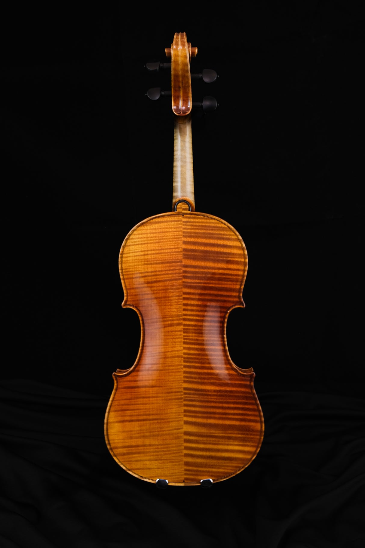 The backside of the Ellie Claire Violin