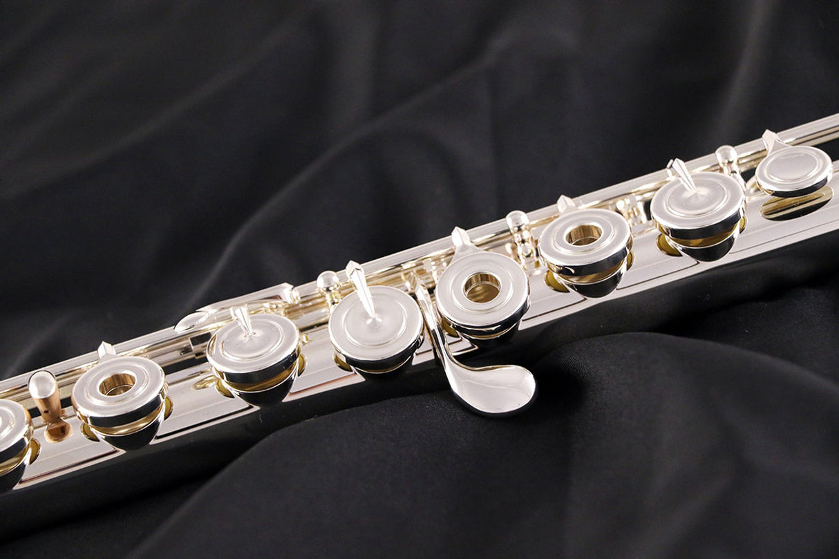 Miyazawa 102 Flute - close up of keys on the body