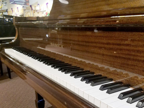 used upright samick piano